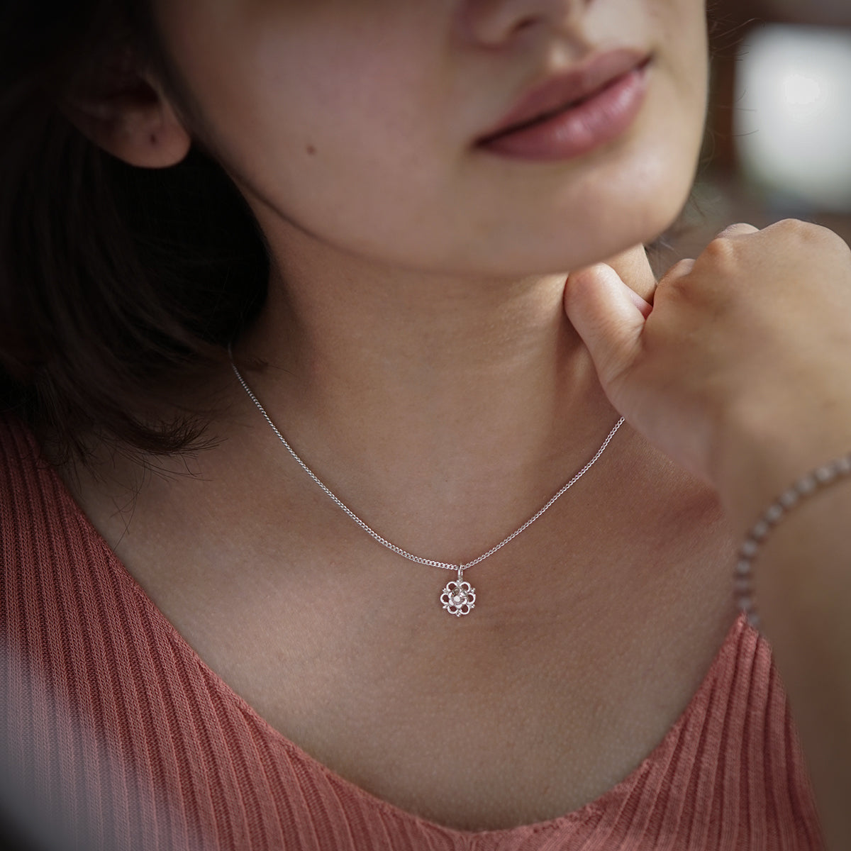 Daily Wear Silver Shiny Flower Necklace