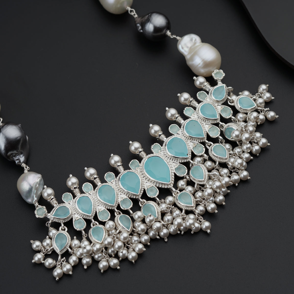 Chalcedony Tanmani Set with Pearls