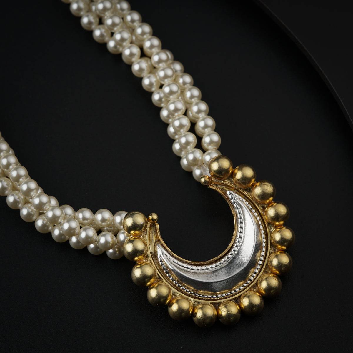 Dual Tone Chandrakor Set with Pearls