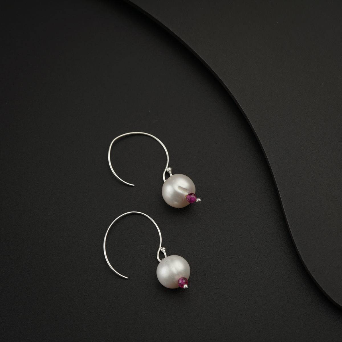 Single Pearl Earring