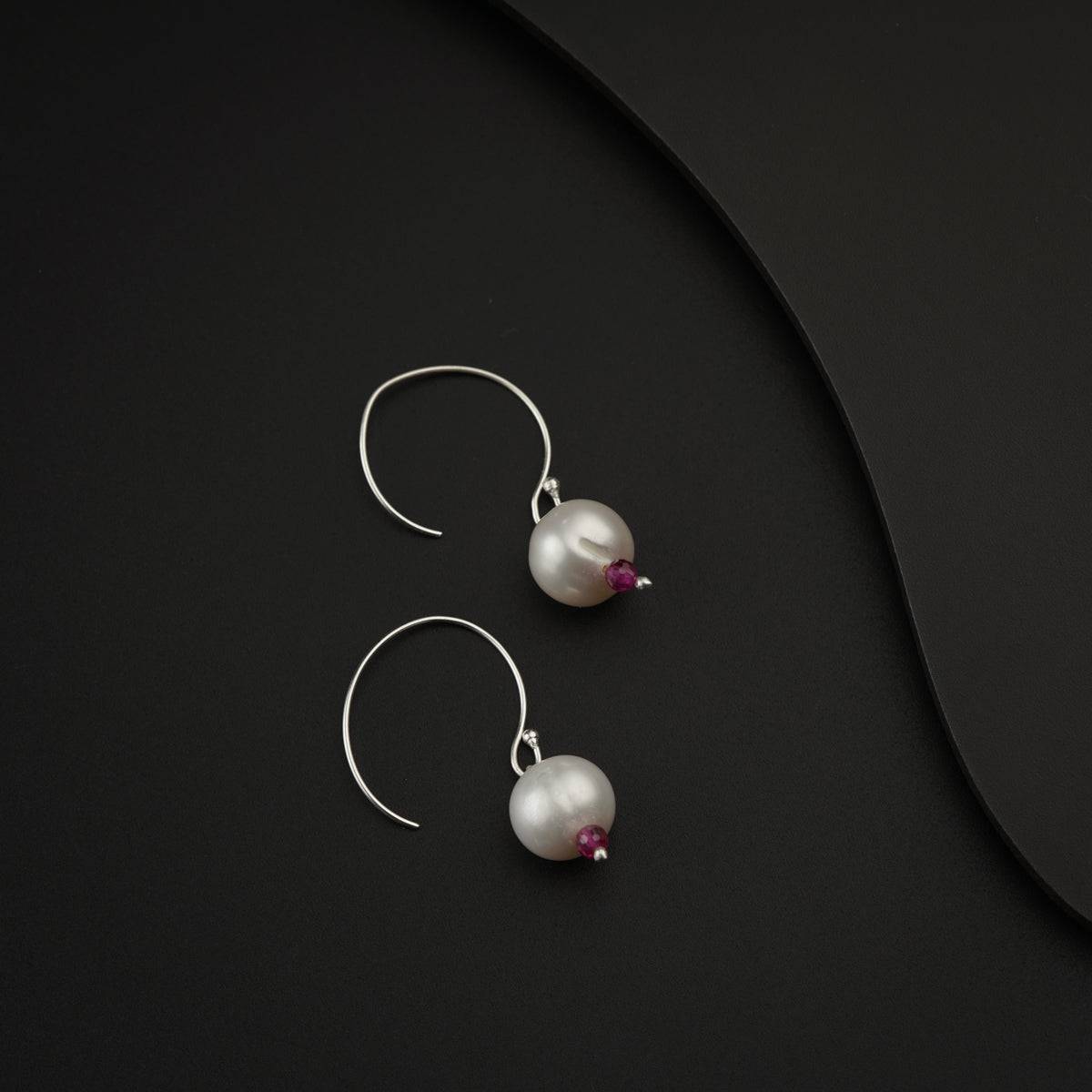 Single Pearl Earring