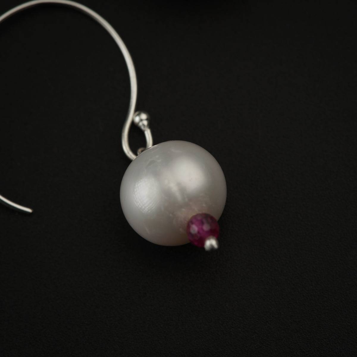 Single Pearl Earring