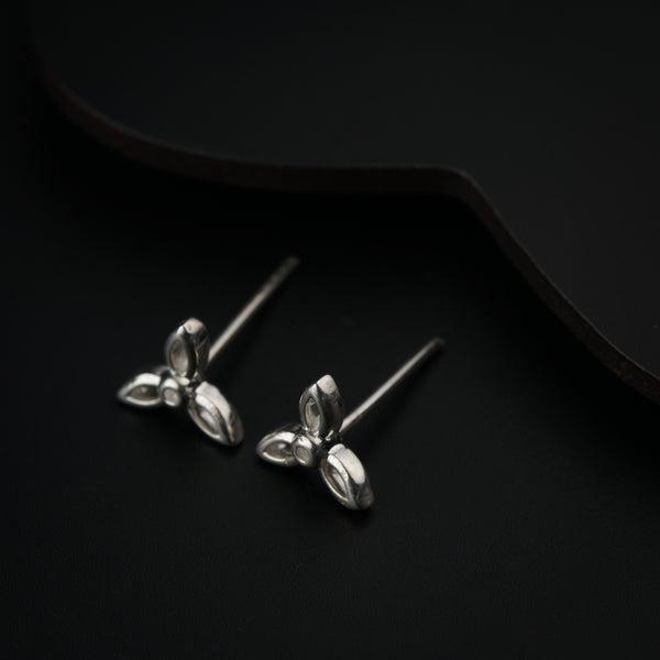 Silver Tiny Flower Earring , great for second piercing !