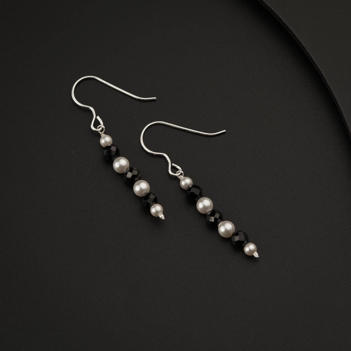 Hook Style Earring with Pearl and Black Spinel