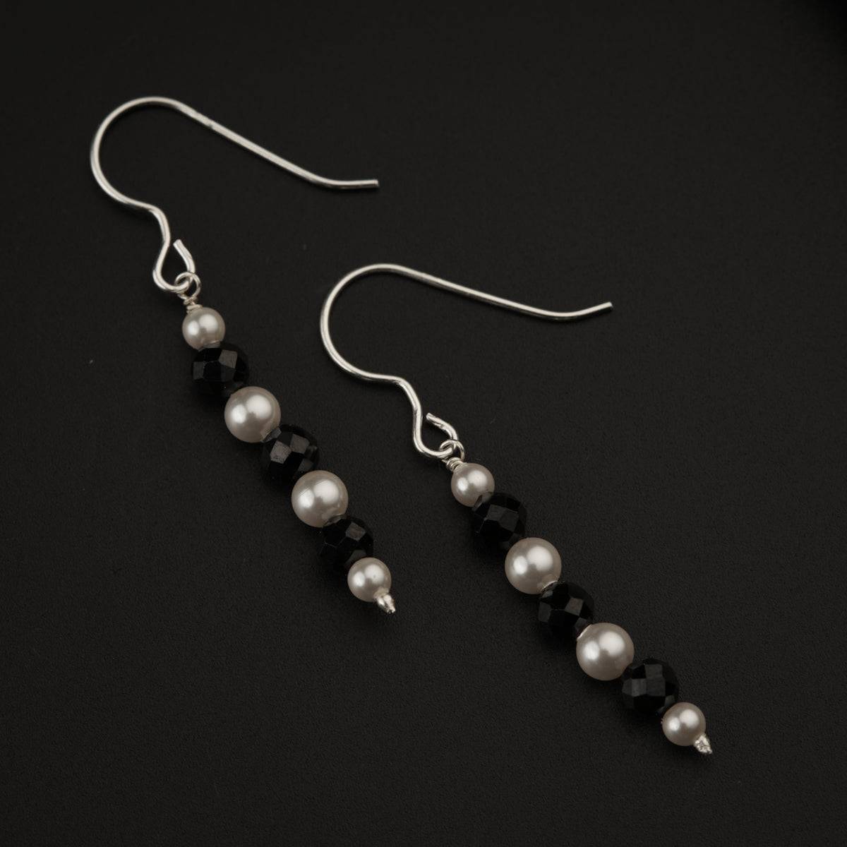 Hook Style Earring with Pearl and Black Spinel