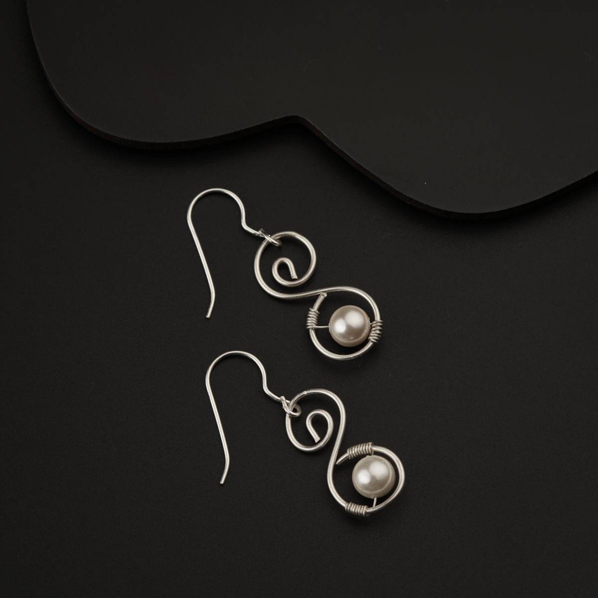 Silver Wire Earring with Pearl