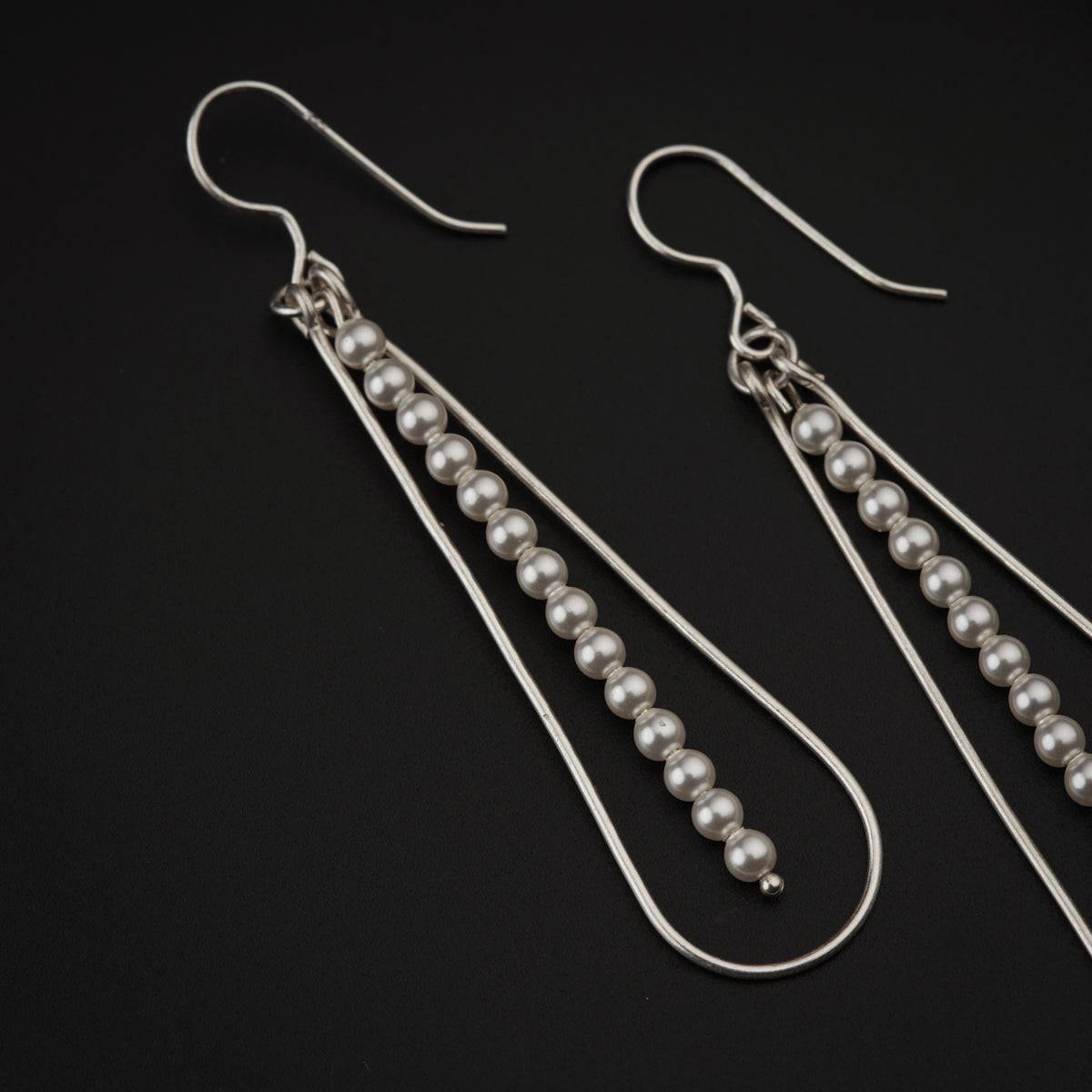 Pearl Line Silver Earring