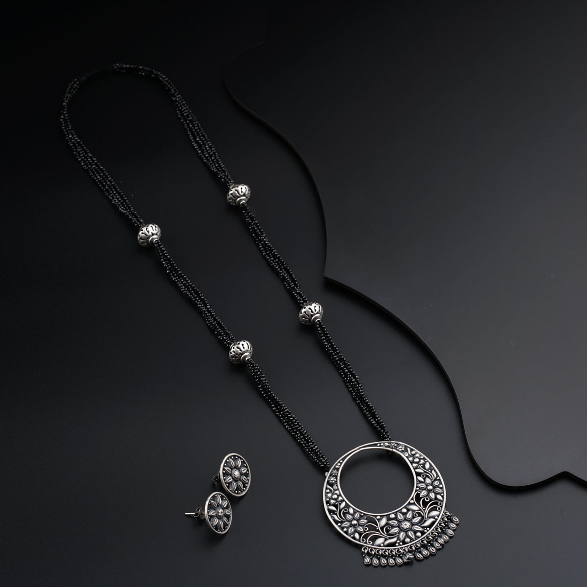 Chandbali Set with Black Spinel and Silver Beads
