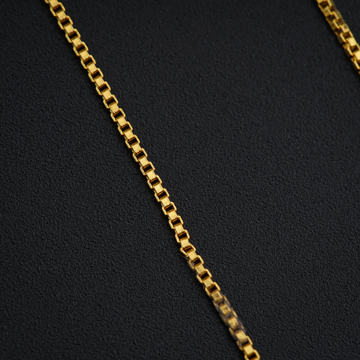 Sui Dhaaga: Single pearl (Gold Plated)