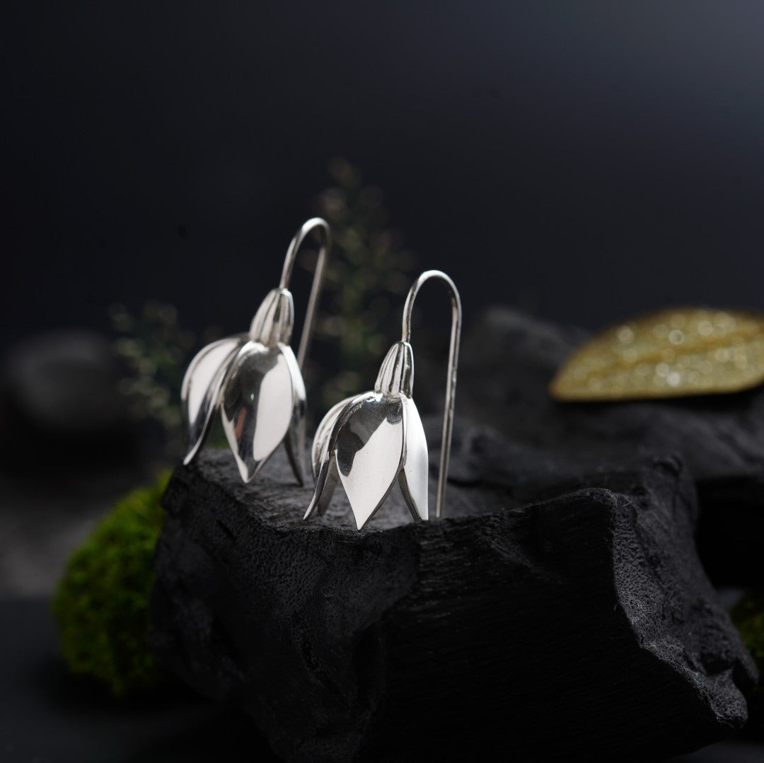 Summer Snowflake Earrings – Delicate Silver Grace