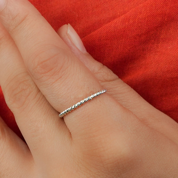 Silver Twisted Essential Ring