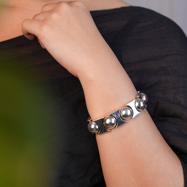 Silver Movable Button Bracelet