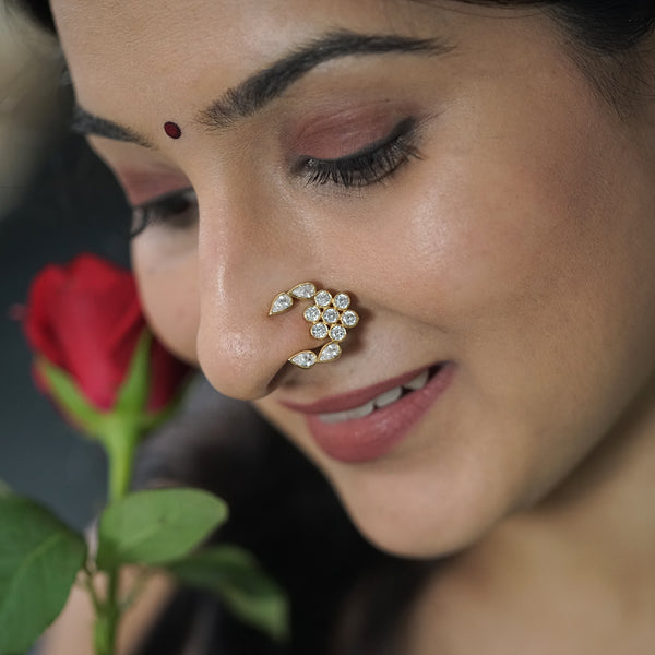Floral cubic zirconia nath gold plated silver detailing