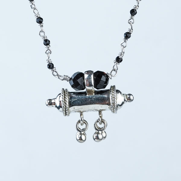 Black Spinel Ganthan Necklace with Tait Pendant
