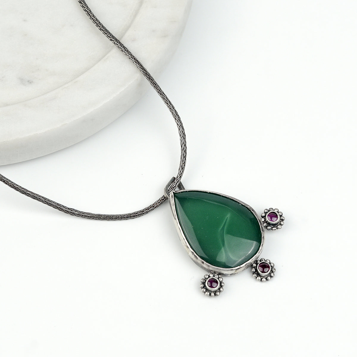 Silver Oxidised Green Onyx Drop Pendant With Pink Stones Chain Necklace