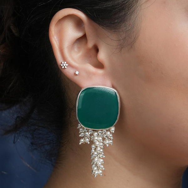 Luxe Earrings – Green Onyx & Pearl Bunch