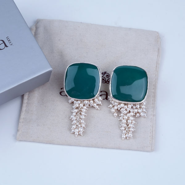 Luxe Earrings – Green Onyx & Pearl Bunch