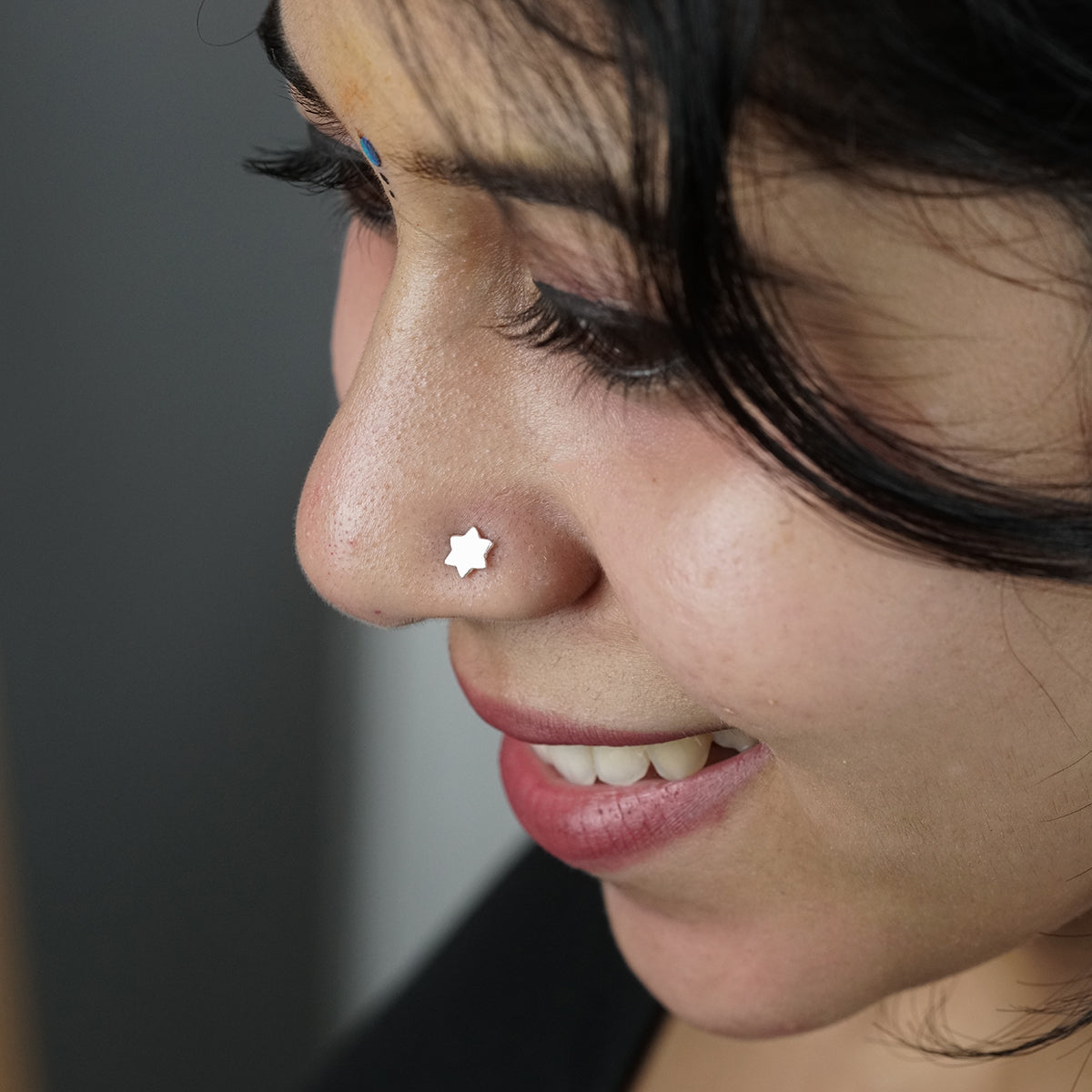 Silver Tiny Plain Star Nose pin