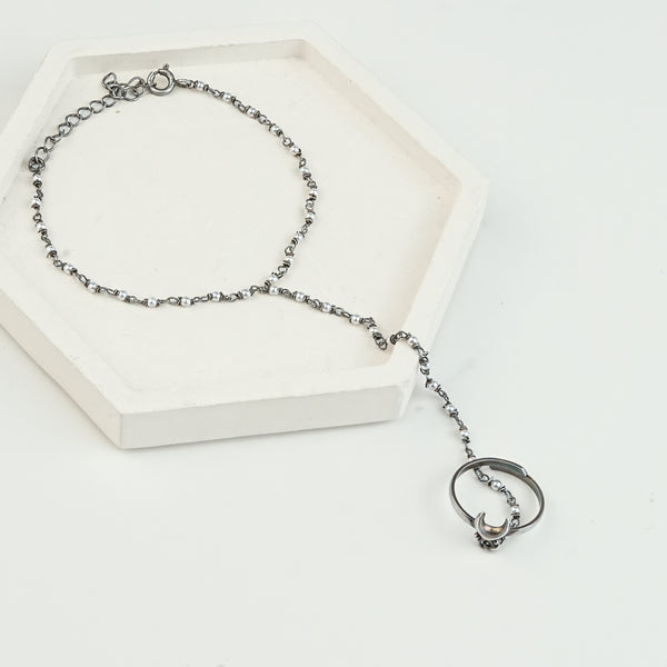 Chandrakor & Pearl Ganthan Haath Phool | 92.5 Sterling Silver