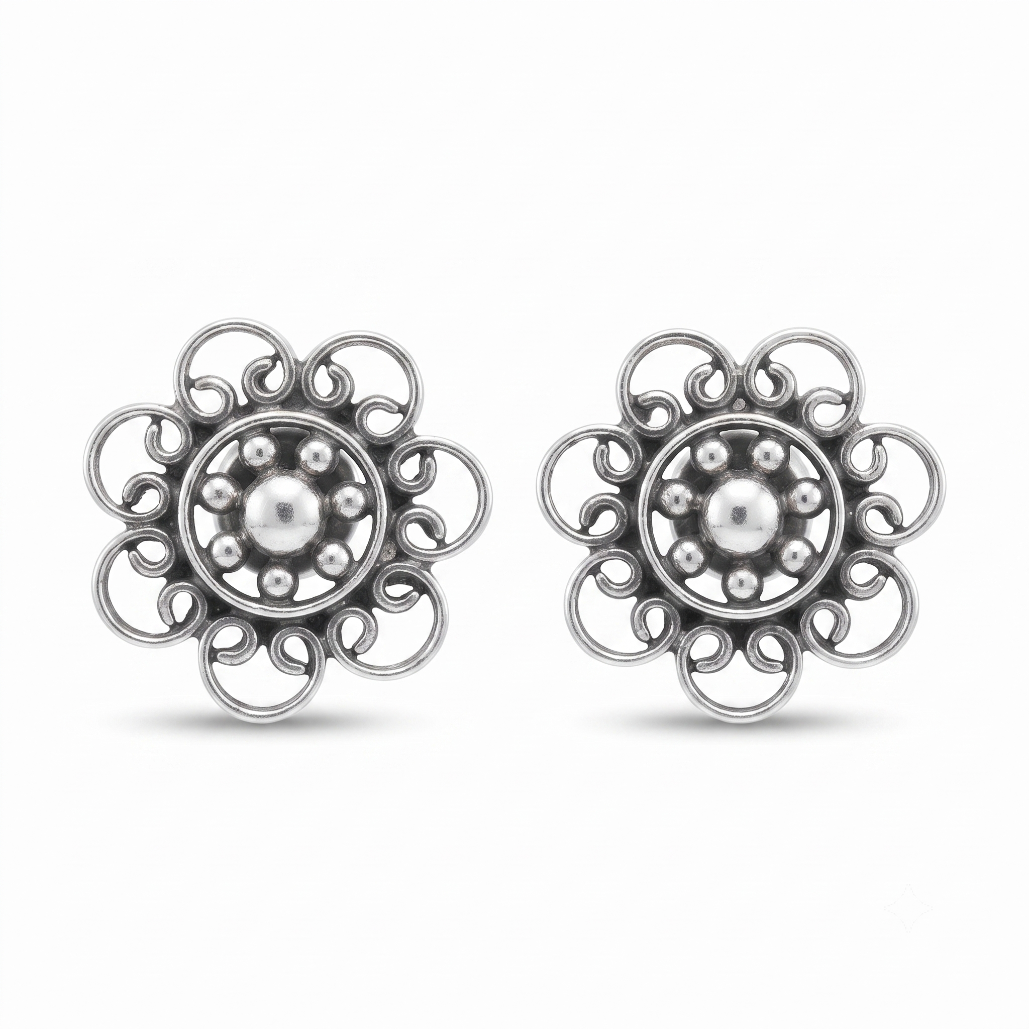 Gopadma  Filigree Earrings Silver