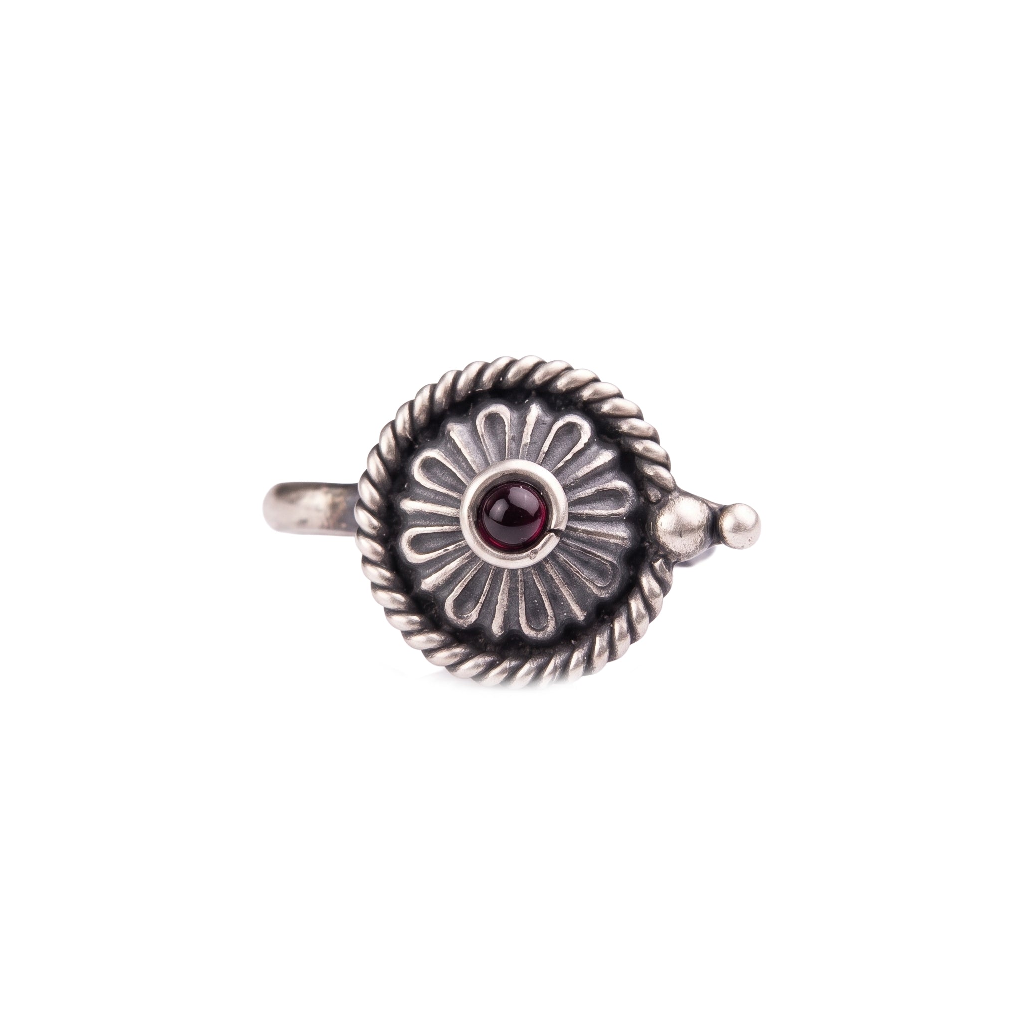 Round Intricate Design Nose pin