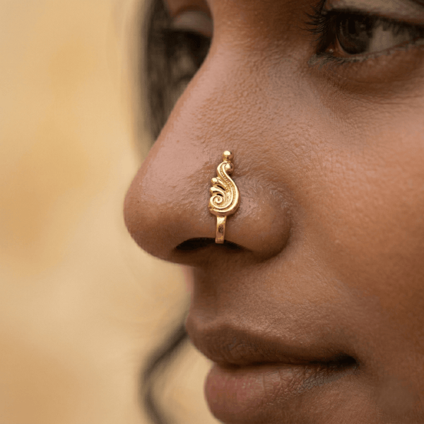 Gold shell nose pin clip-on on nose