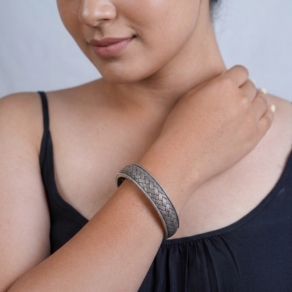 Antique Silver Bangle (Single)