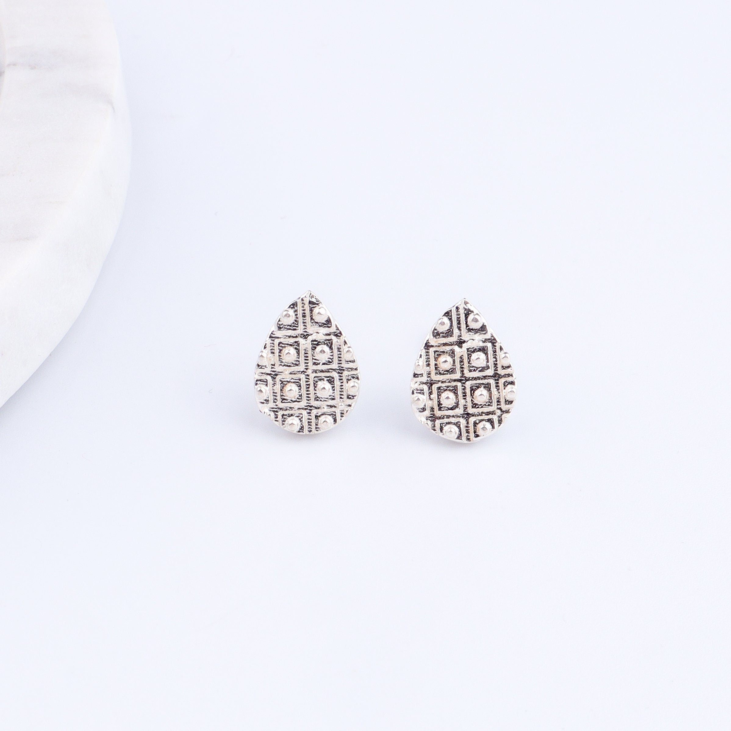 Silver Saaj Motif Earring: नारळ (Naral)