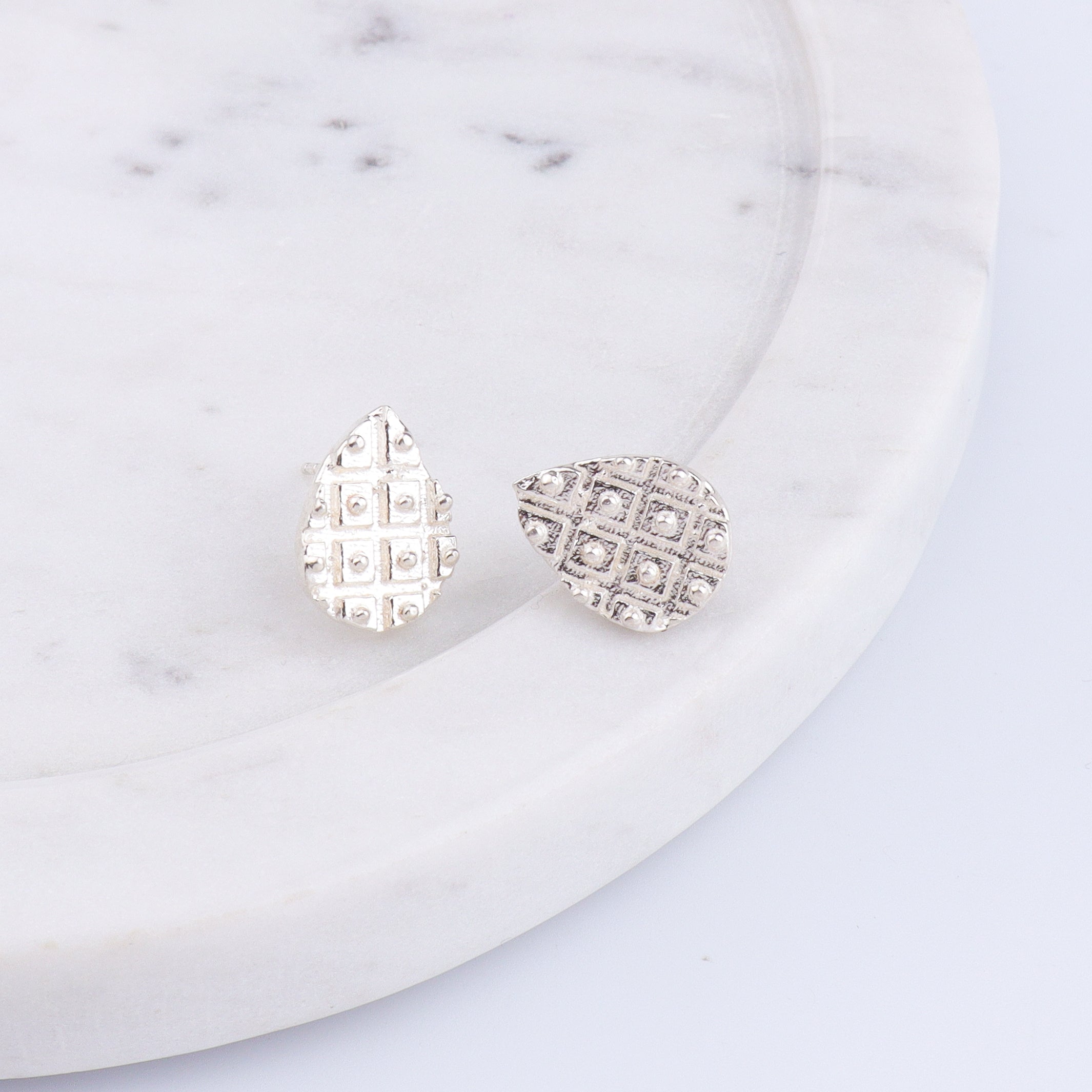Silver Saaj Motif Earring: नारळ (Naral)