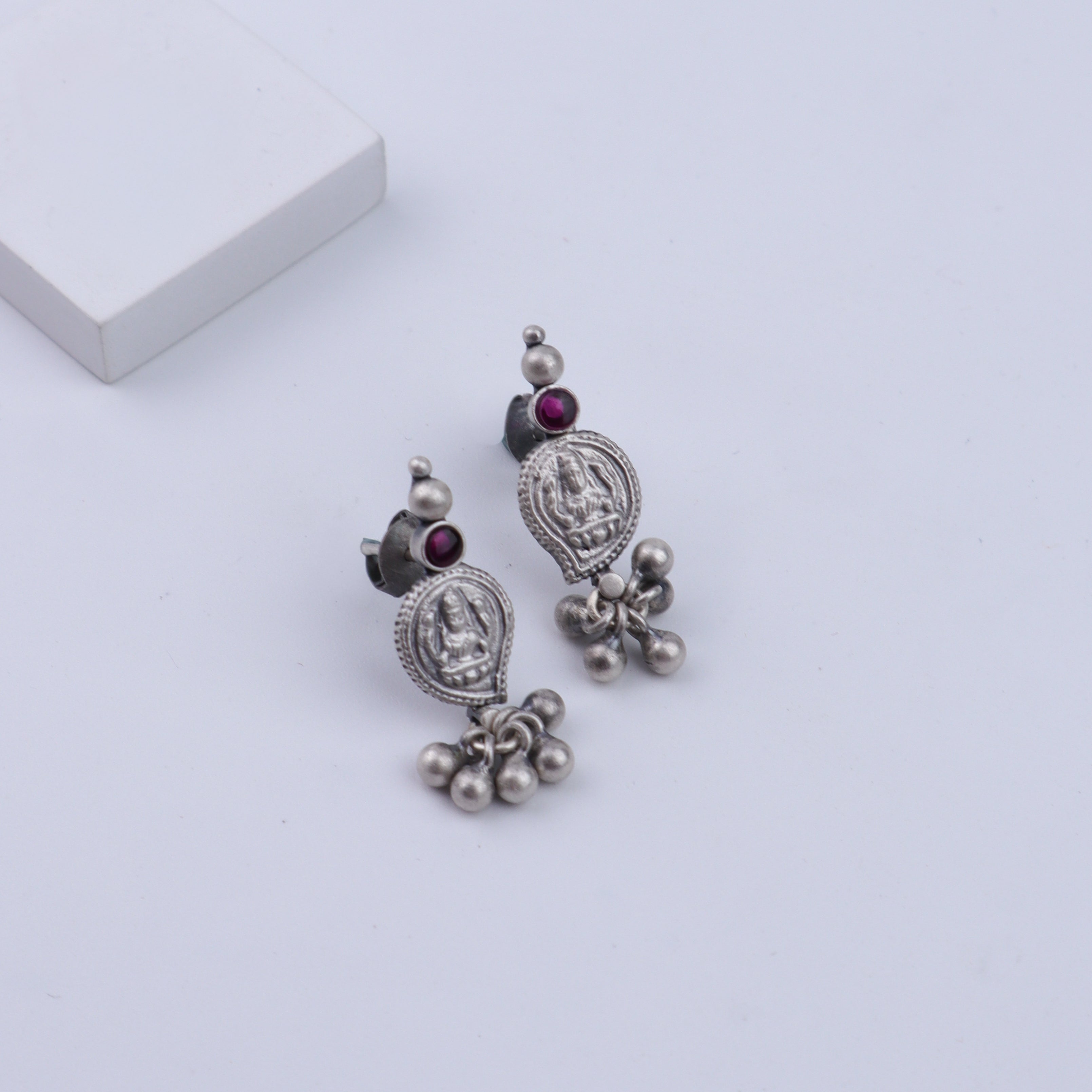 Silver Oxidized Mango Saaj with Black Spinels