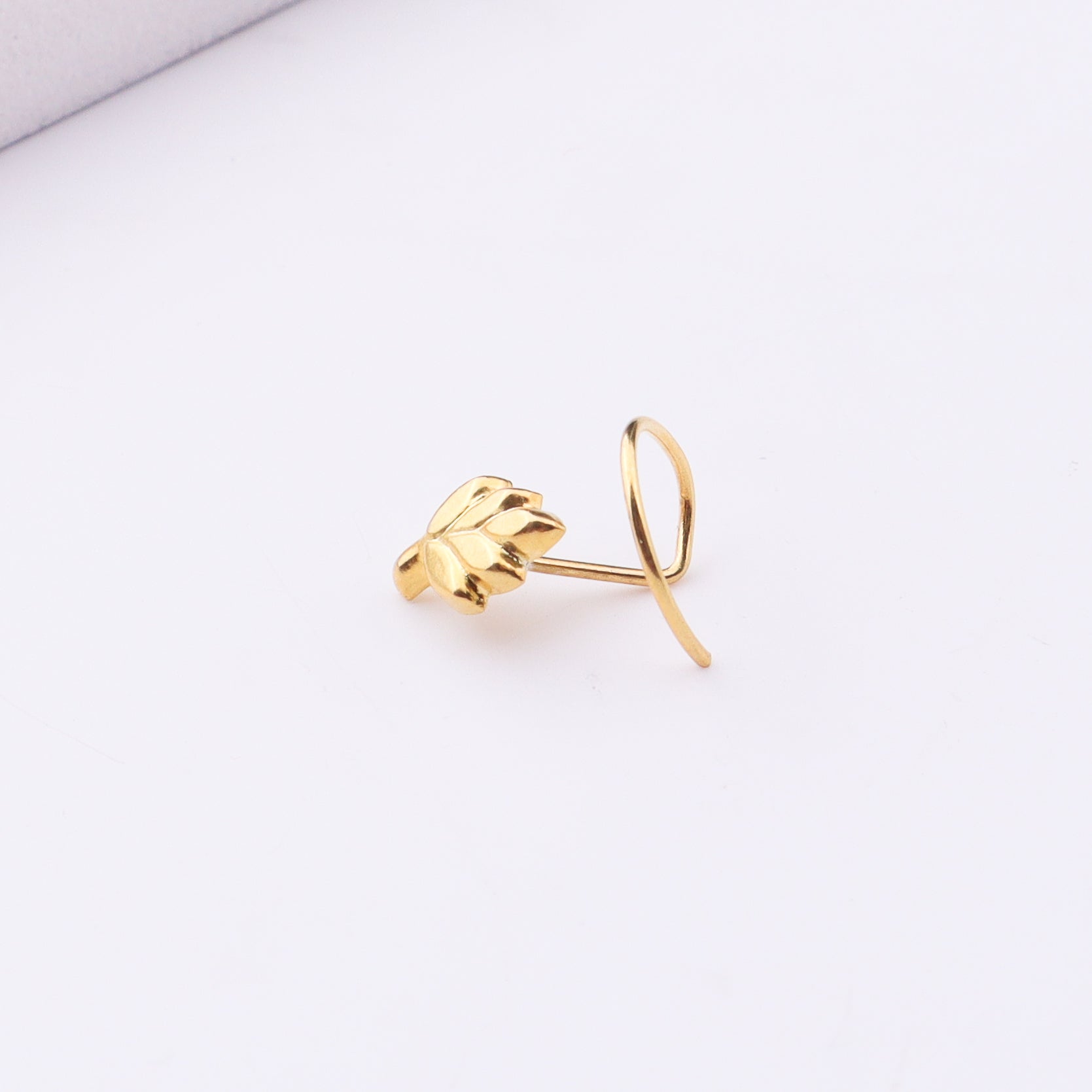 Gold leaf nose pin pierced 92.5 silver