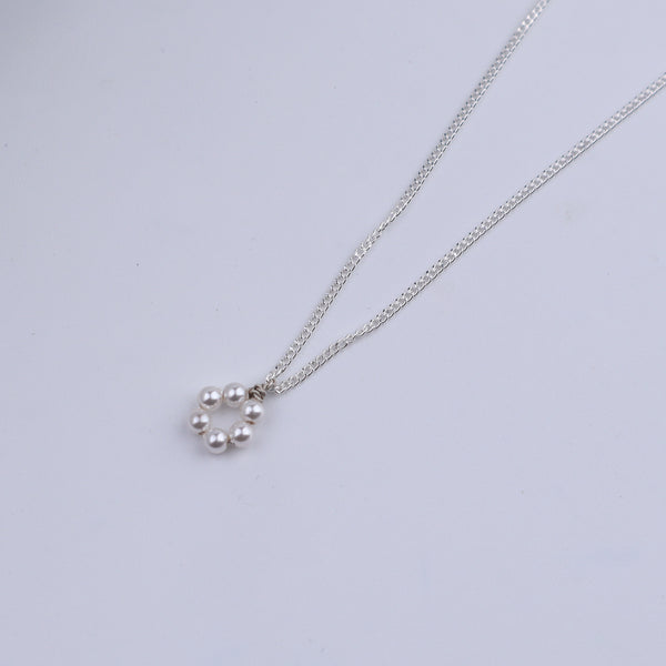 Dainty Pearl Flower Necklace