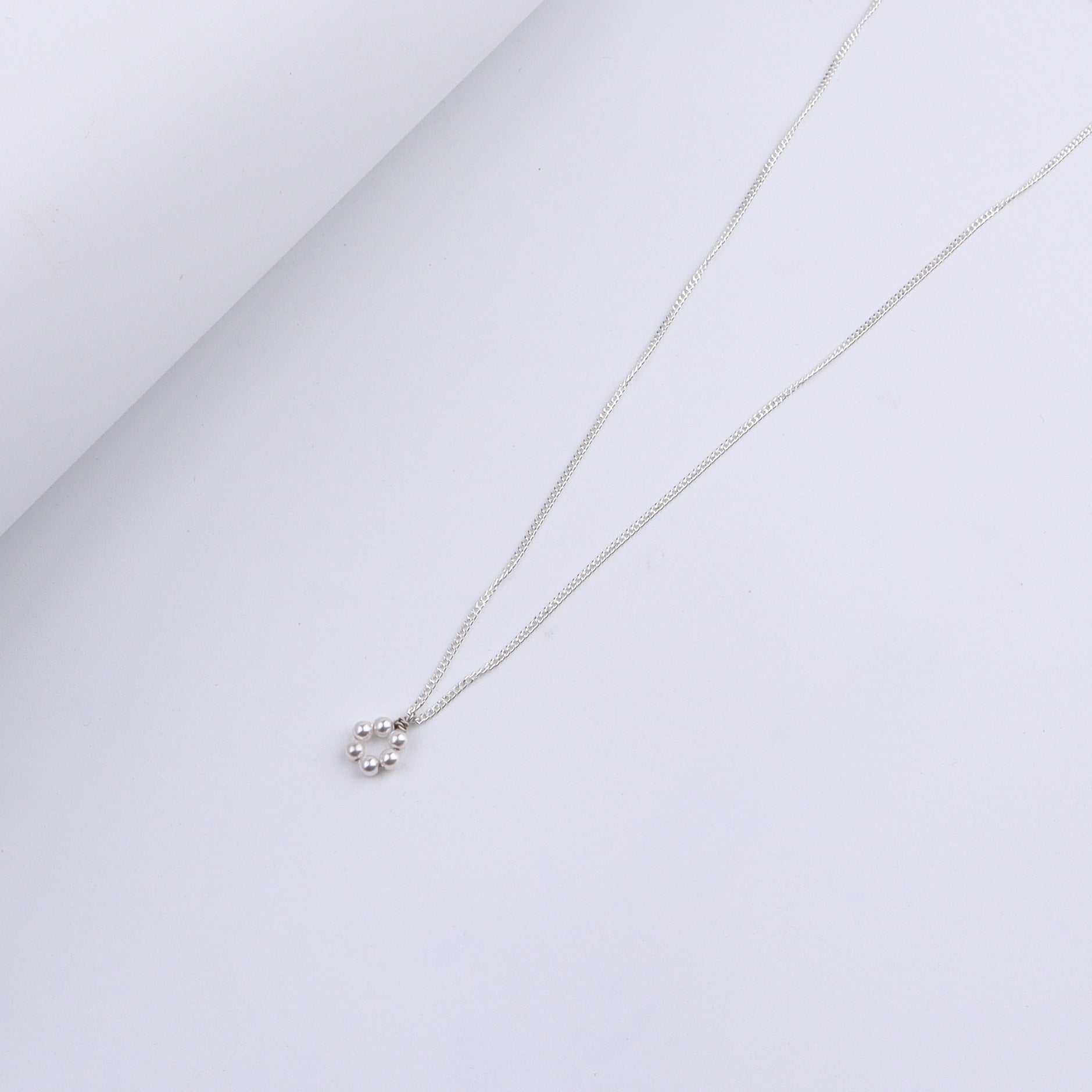 Dainty Pearl Flower Necklace