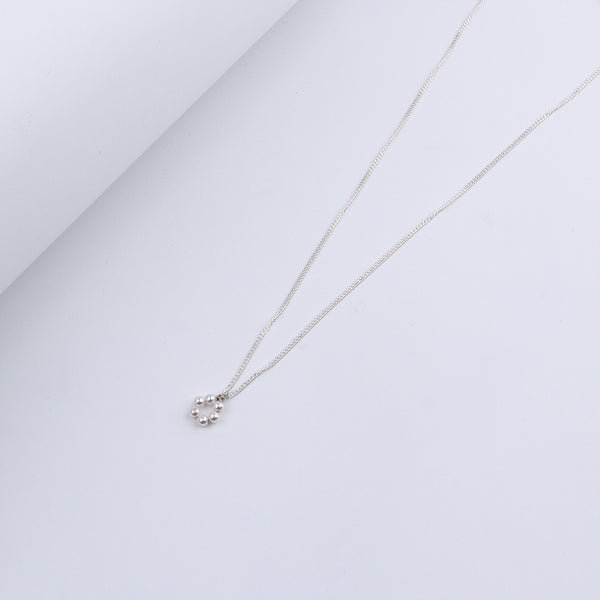 Dainty Pearl Flower Necklace