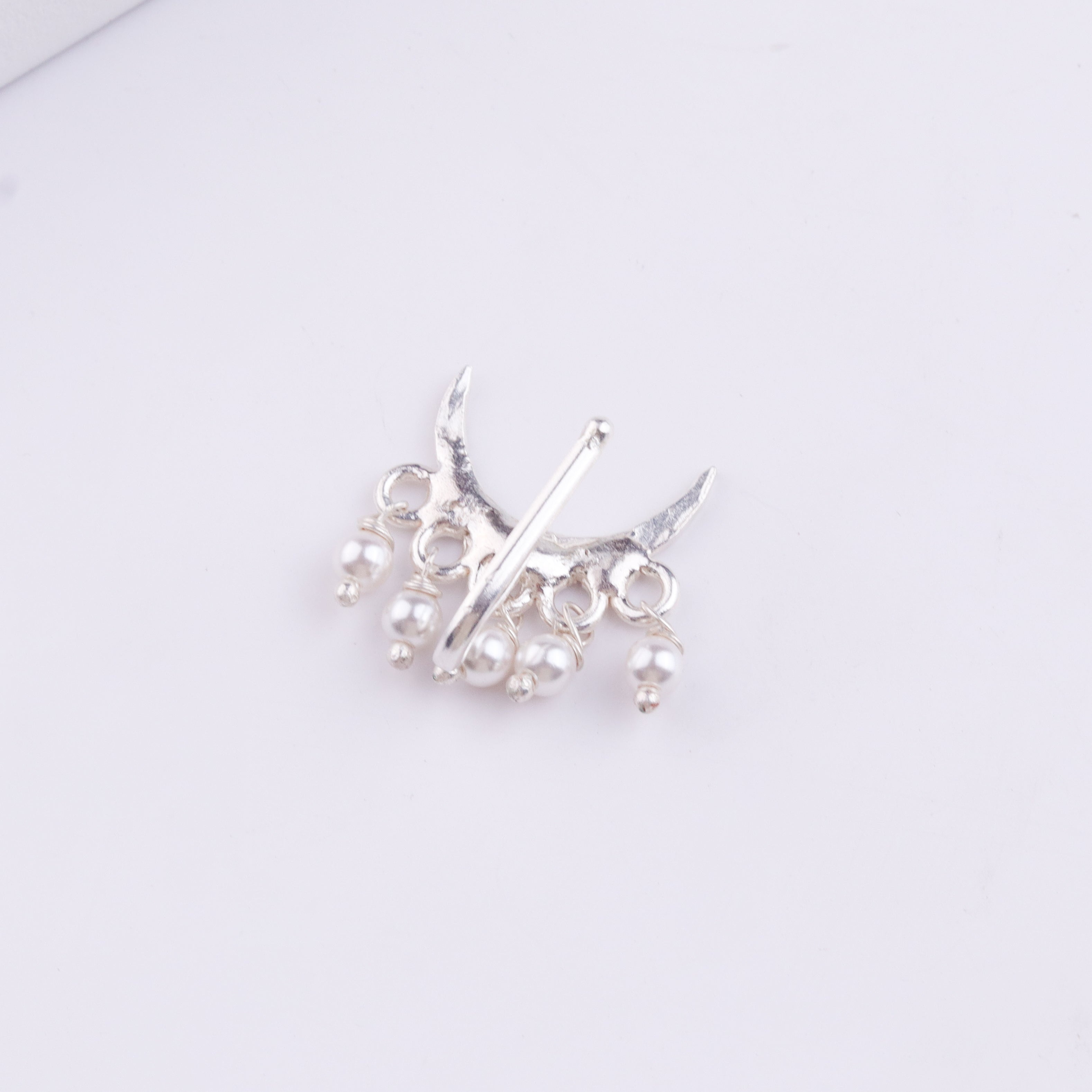 Silver Hammered Chandrakor Clip-On Nose Pin (Large)