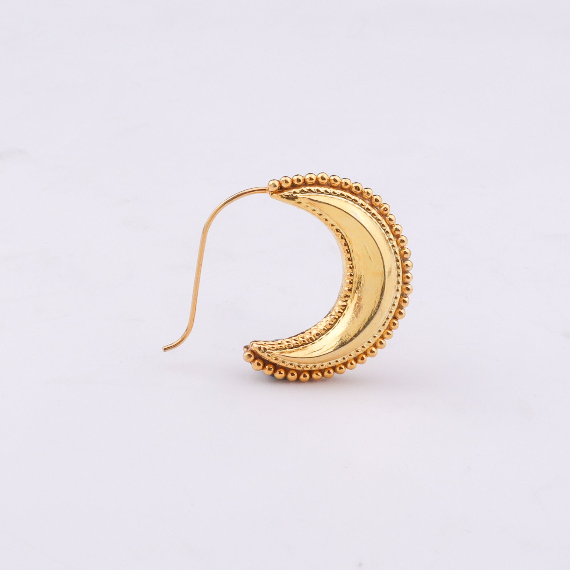Gold crescent moon nosepin with beaded border for jewelry