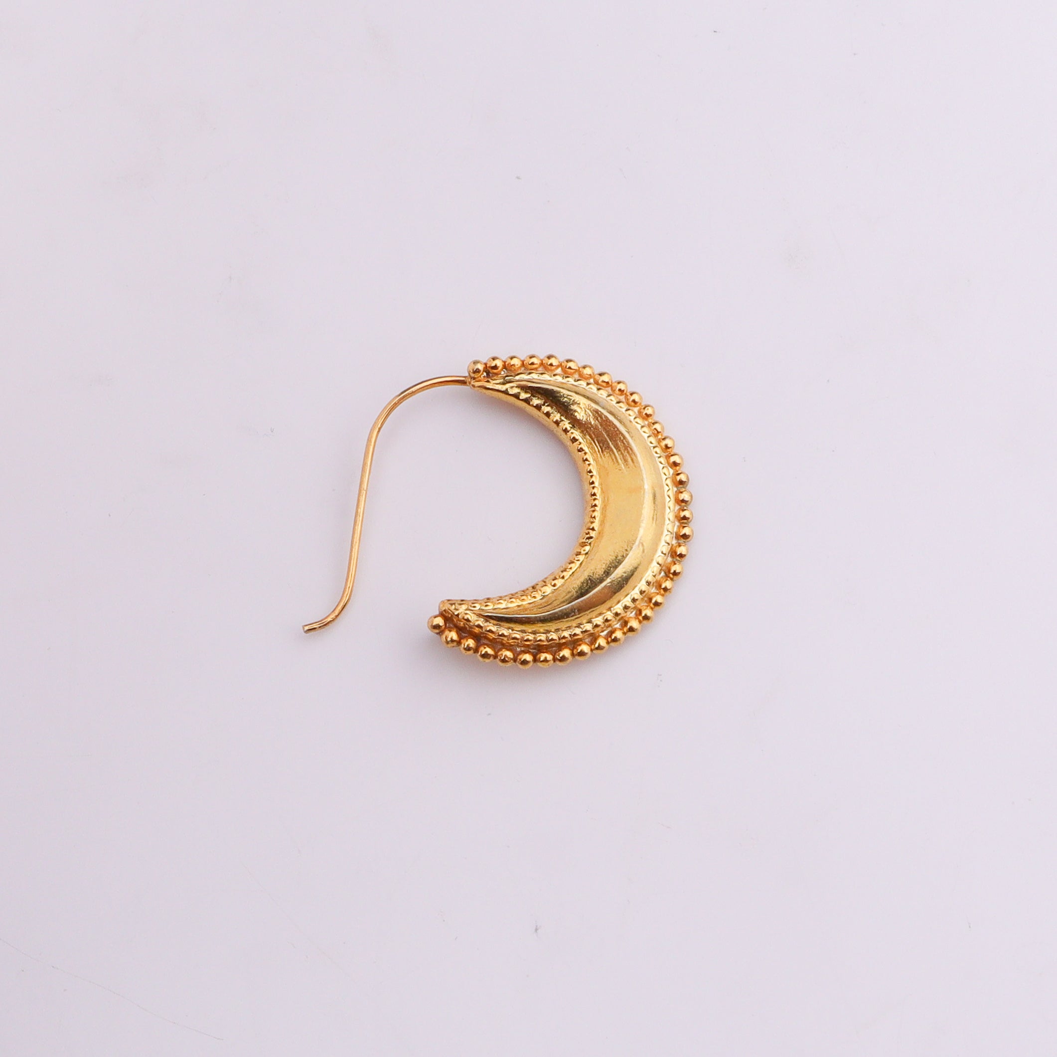 Gold crescent moon nosepin with beaded border for body jewelry