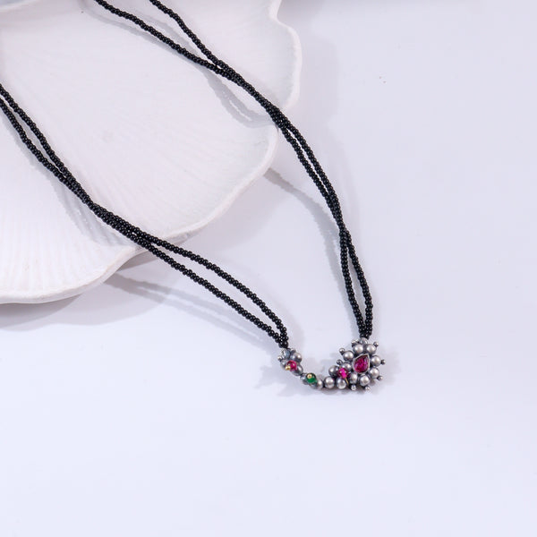 Small Motif Itihaas Maharashtrian Nath Mangalsutra