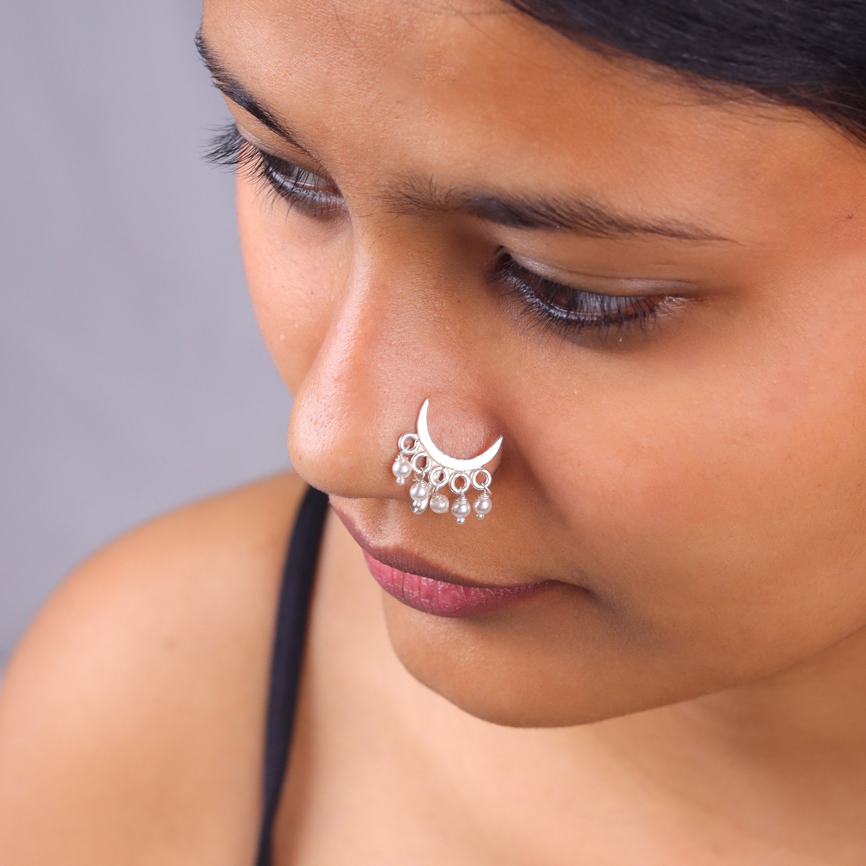 Silver Hammered Chandrakor Clip-On Nose Pin (Large)