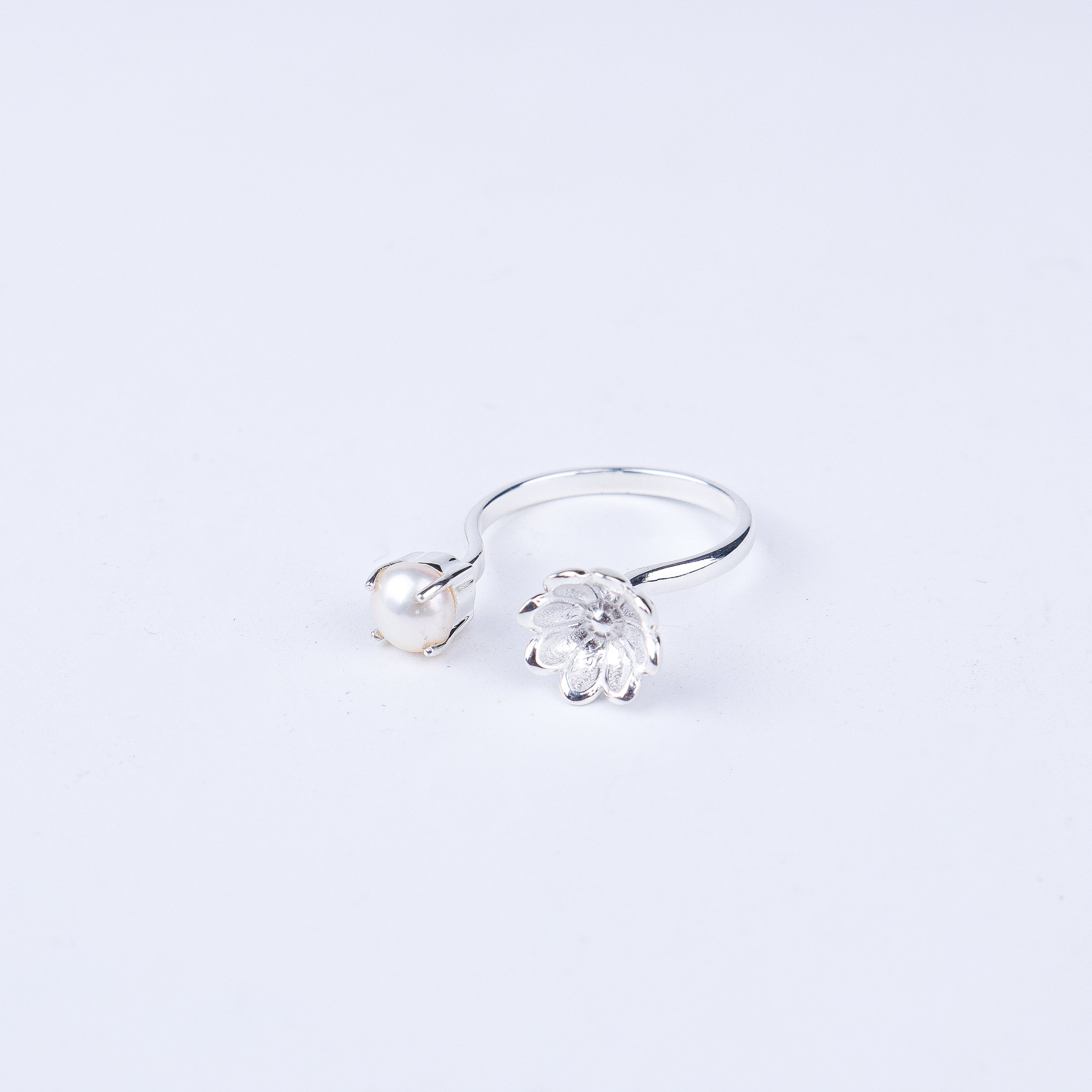 Silver Pearlflower ring