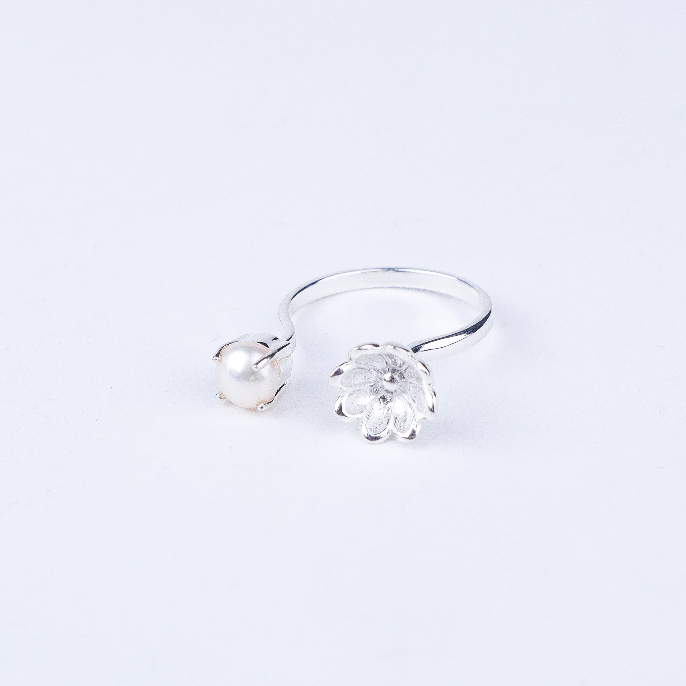 Silver Pearlflower ring