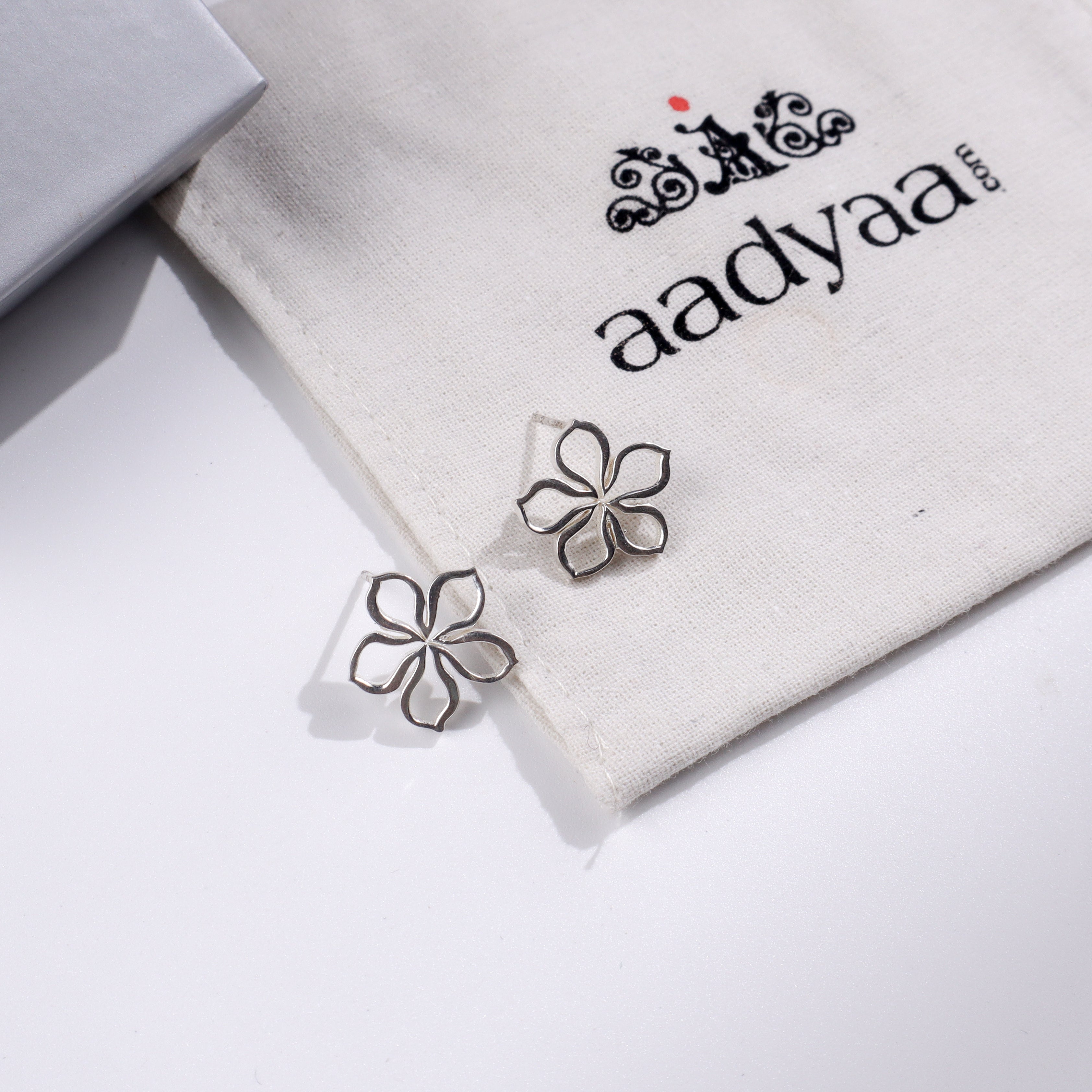 Sadafuli (Periwinkle) Earrings | 92.5 Sterling Silver