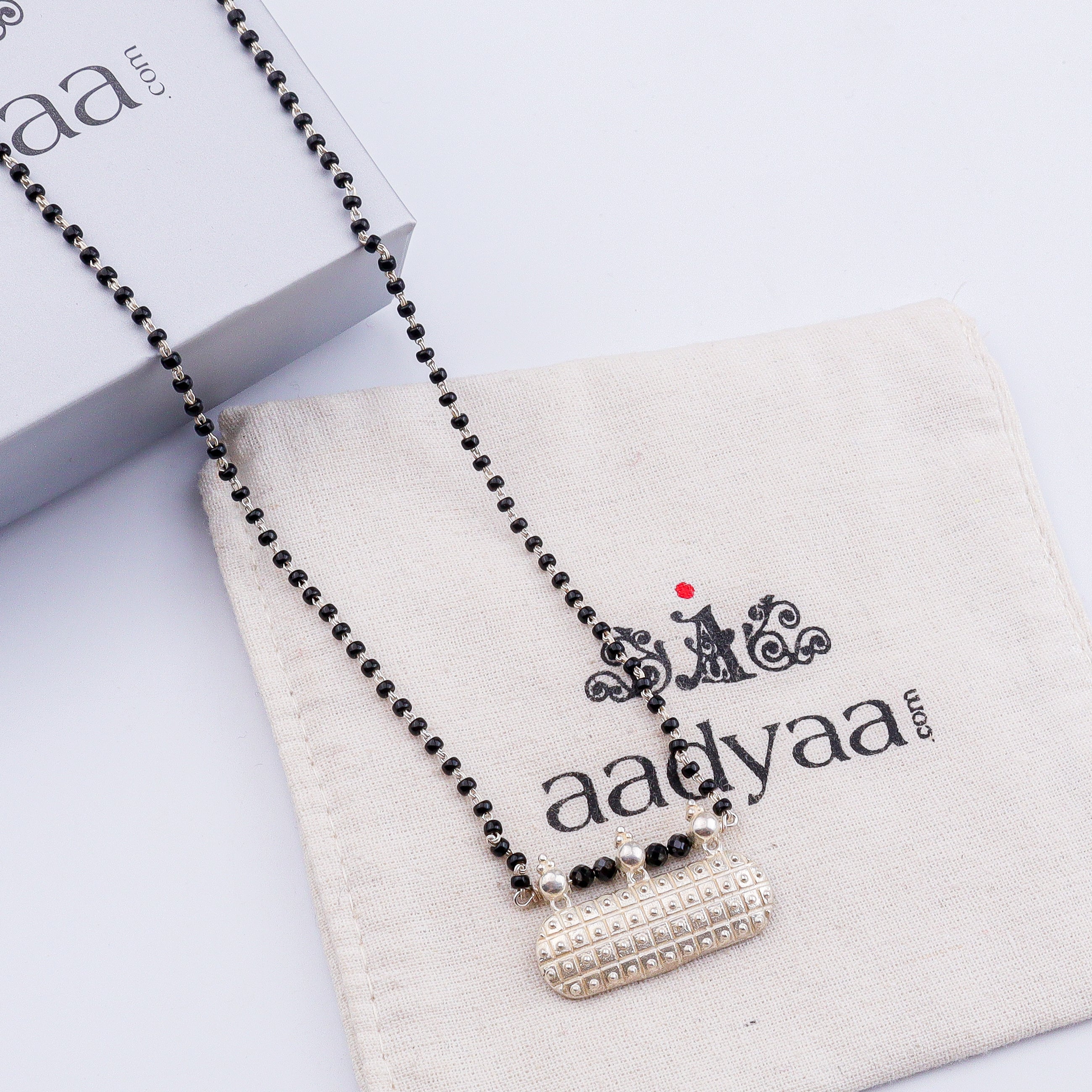 Handmade Saaj Motif Mangalsutra - ताईत (Taait)