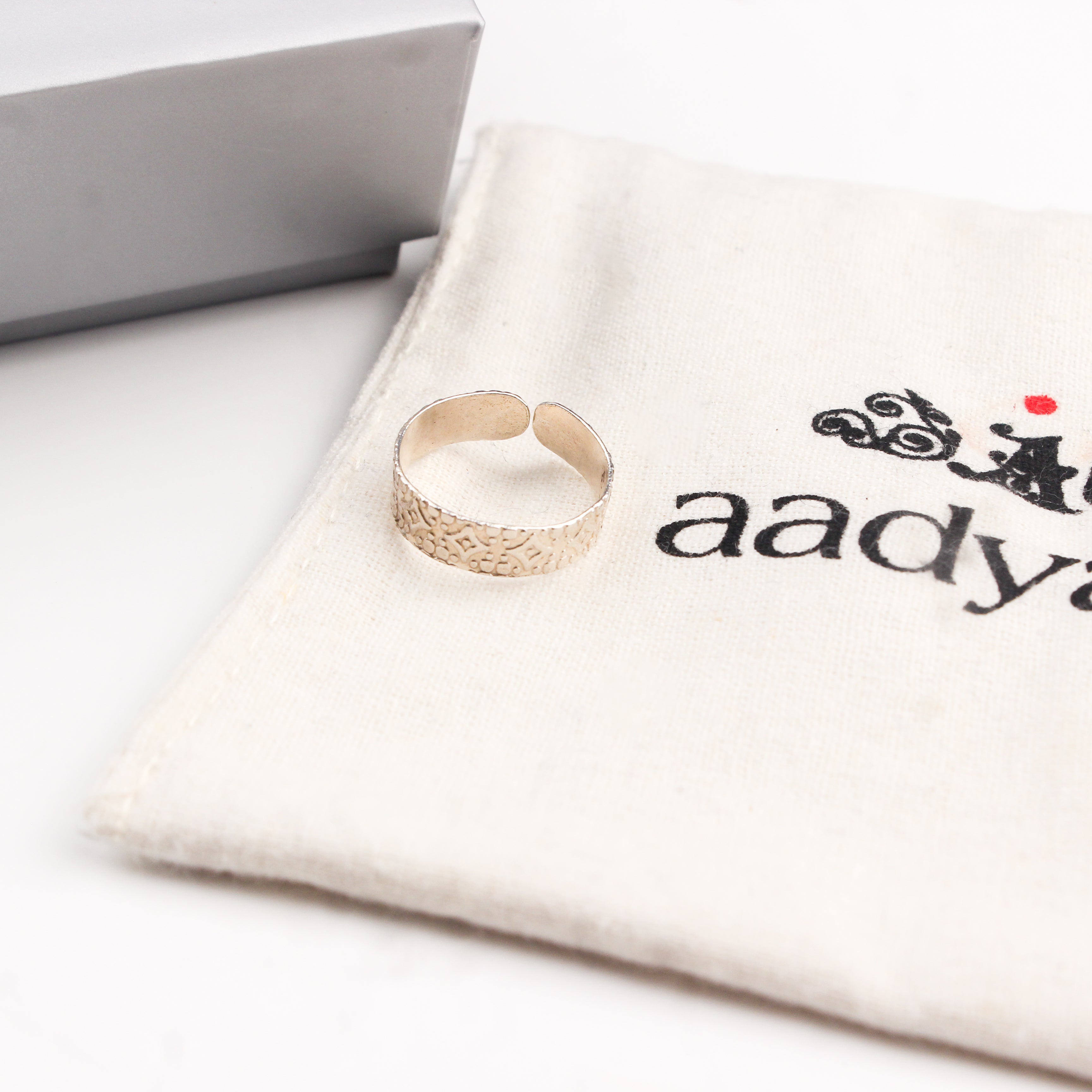 Unisex Textured Ring