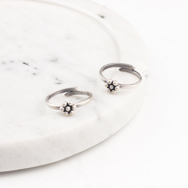 Tiny Kudi Toe Ring ( Thin Base )