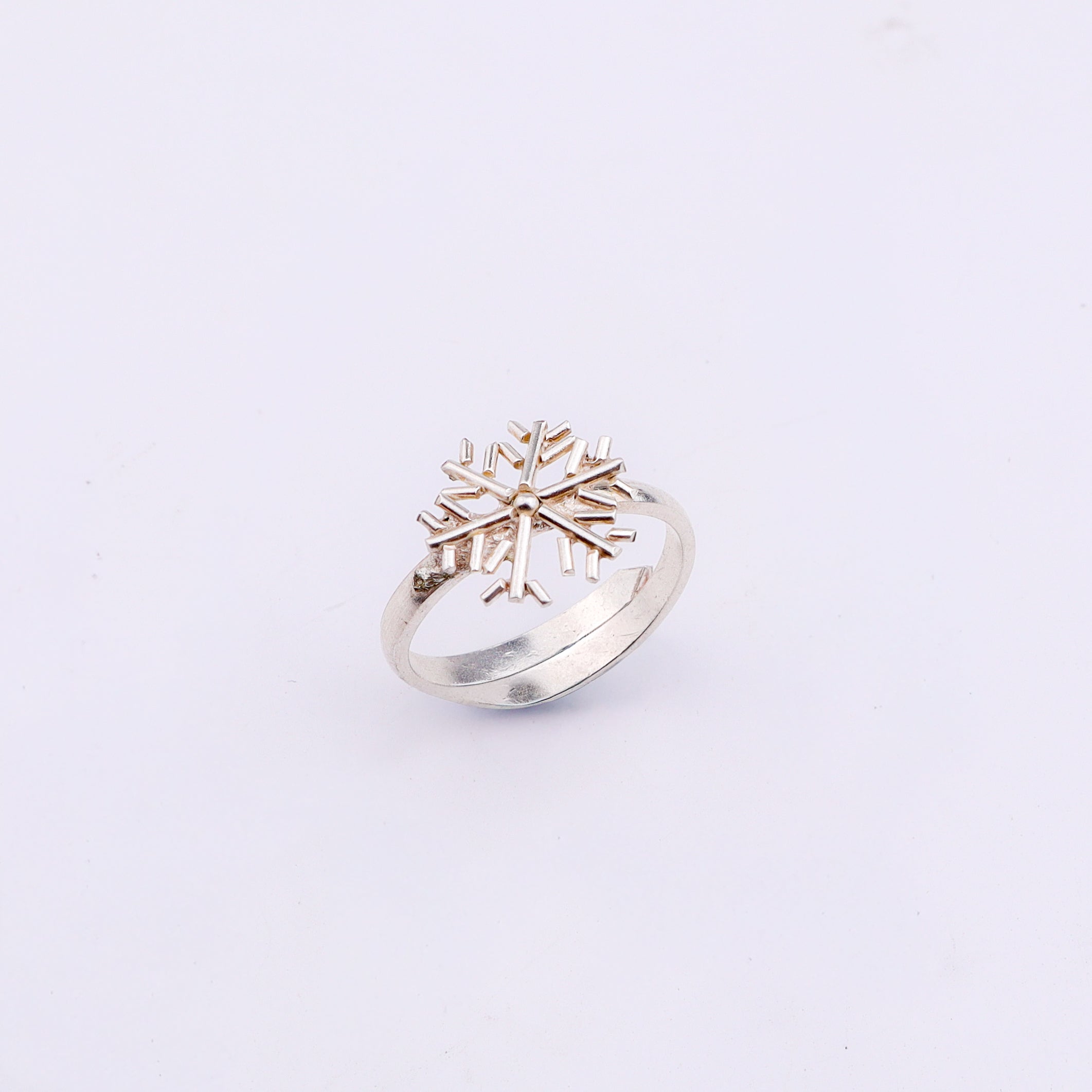 Sliver Snowflake Ring