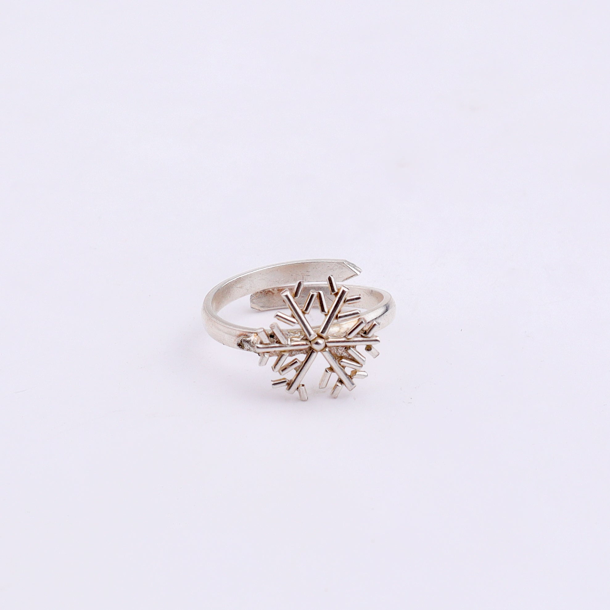 Sliver Snowflake Ring