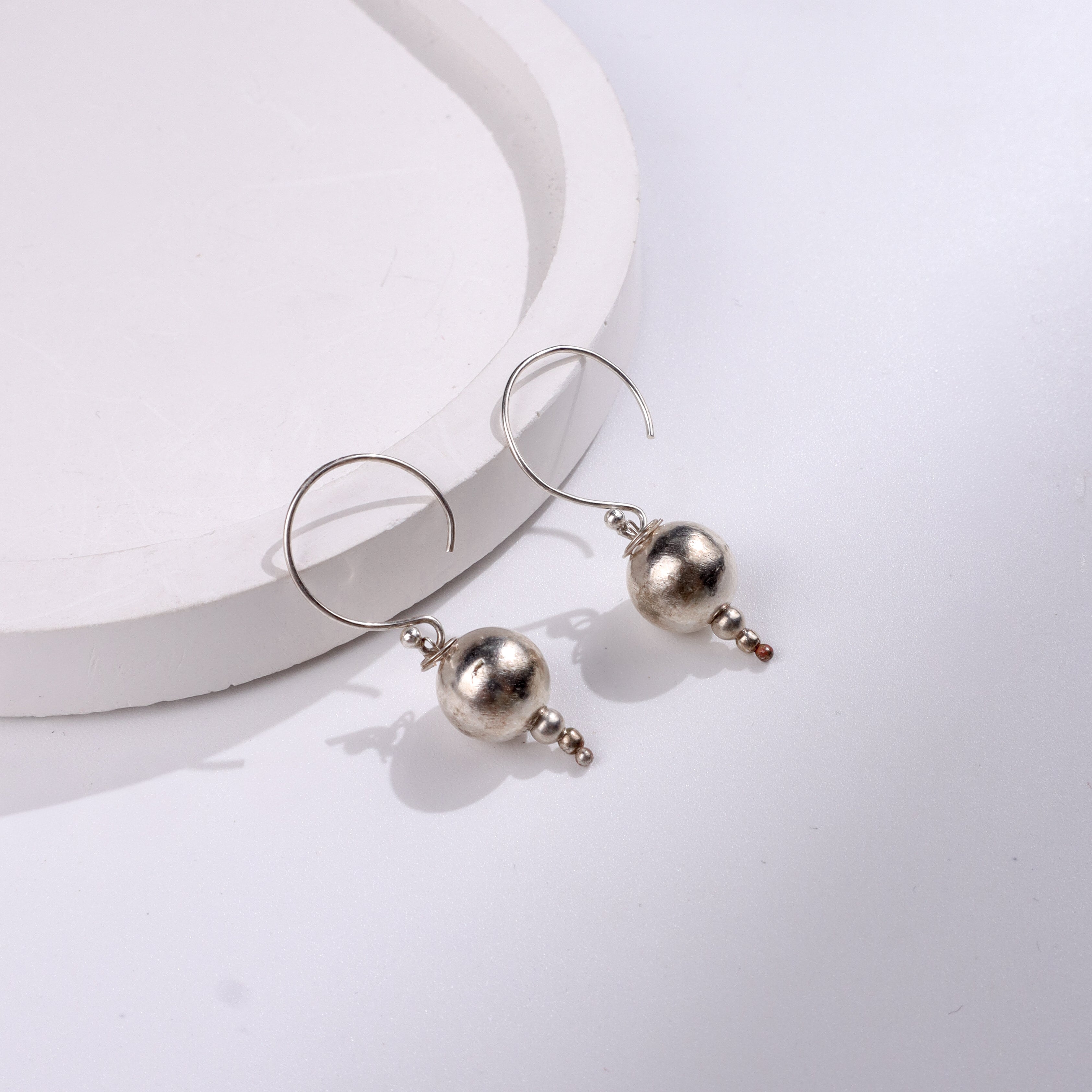 Silver bead earrings for jewelry