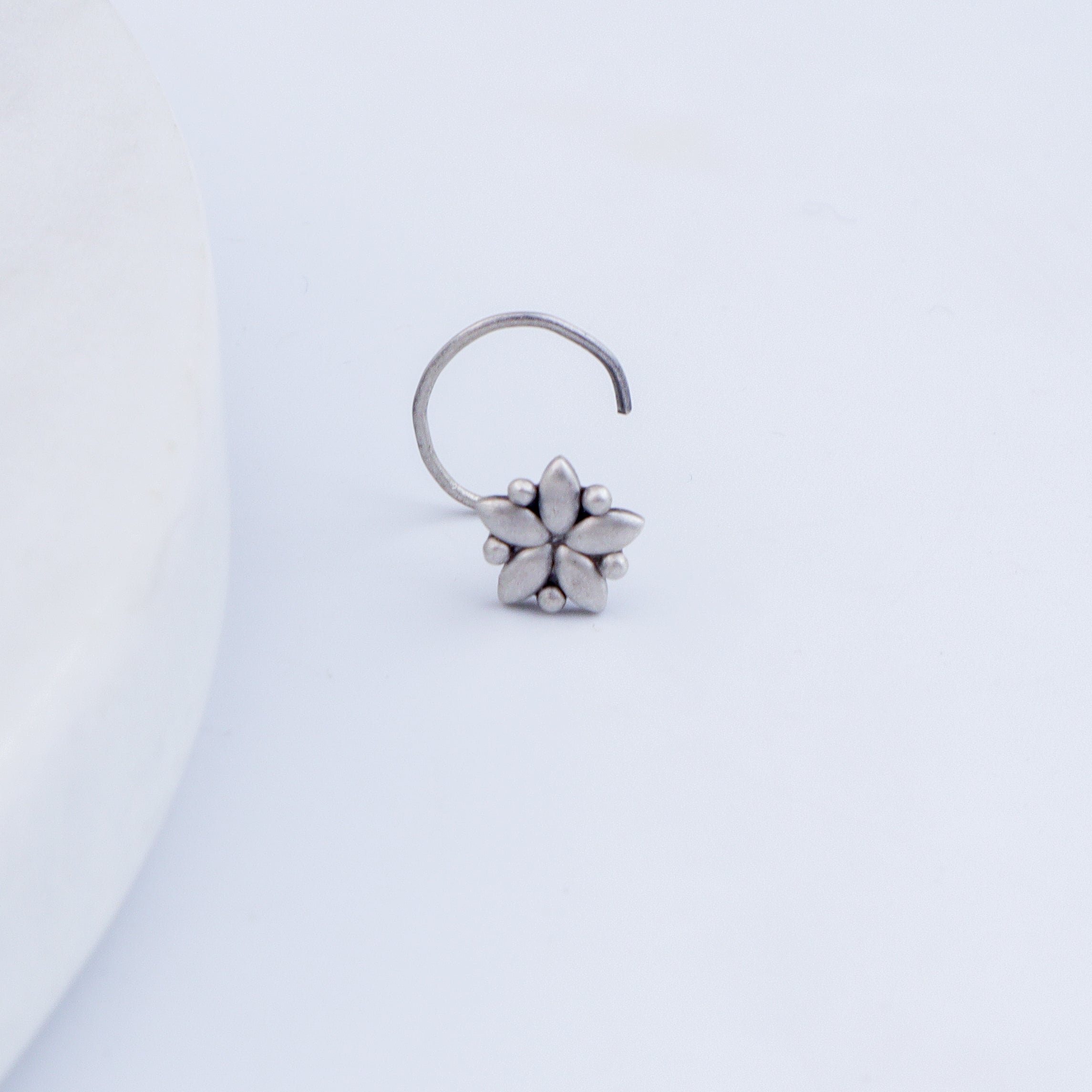 Delicate Sadafulee Nose pin (Pierced)