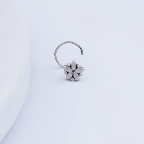 Delicate Sadafulee Nose pin (Pierced)